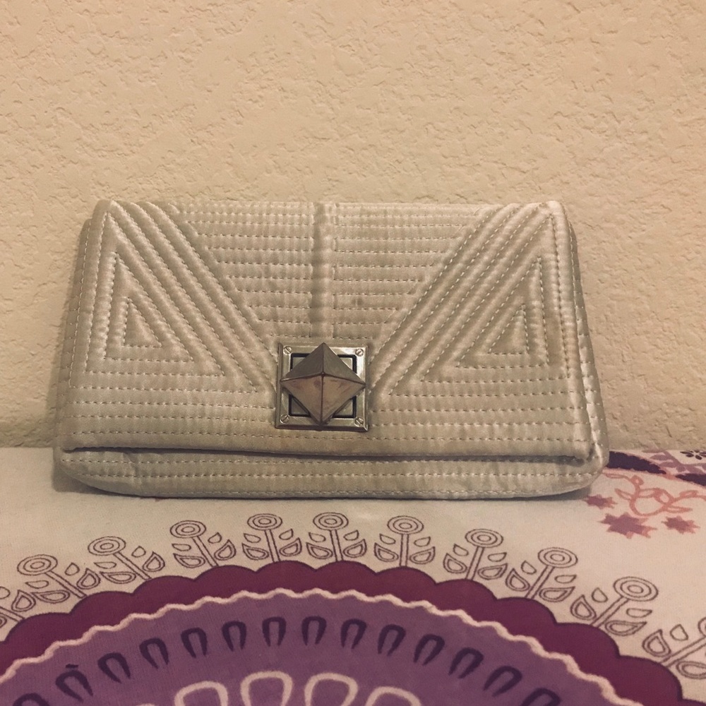 Silver clutch